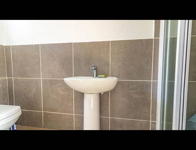 3 BEDROOM HOUSE FOR SALE IN MIDSTREAM MEADOWS